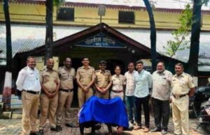 घर का भेदी लंका डायहे” कर्मचारीस निघाला पेट्रोल पंप चालकाला मारहाण करून लुटणारा दोन भामटे पकडले. चांदुर रेल्वे पोलिसांची कारवाई