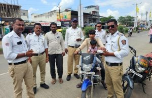 अल्पवयीन वाहन चालकांवर कारवाई ६,३८,१०० रुपये दंड वसूल
