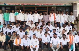 मराठा आरक्षणासाठी दस्तऐवजांची मागणी; सकल मराठा समाज मुखेडच्या वतीने तहसीलदारांकडे निवेदन