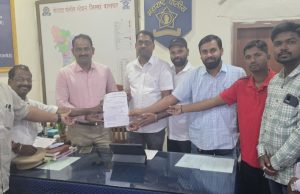 त्र्यंबकेश्वर येथे पत्रकांवरील हल्ल्याचा मोखाड्यात निषेध