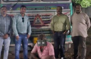 काळ्या बाजारात विक्रीसाठी जाणारा तांदुळाचा ट्रक पकडला