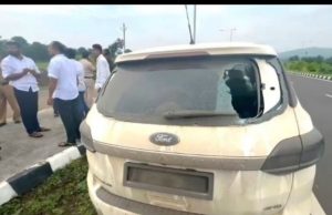 ओबीसी नेते लक्ष्मण हाके यांच्या वाहनावर नगरमध्ये हल्ला