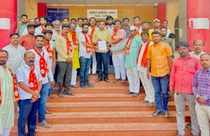 अतिवृष्टी अनुदान वितरणातील दिरंगाईबाबत शिवसेनेची तहसील कार्यालयास धडक. प्रशासकीय यंत्रणेच्या ढिसाळ व गलथान कारभाराविरोधात निवेदन.