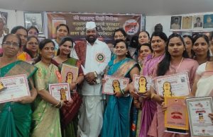 नाशिक नगरीत नवदुर्गां, पत्रकार व डॉक्टरांचा ही पुरस्काराने सन्मान