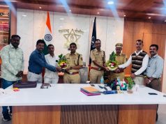 बदनापूर येथील अल्पवयीन मुलींना पोलिसांनी सुखरूप घरी परत आणल्याने नातेवाईकांनी पोलीस अधीक्षकांचे पुष्पगुच्छ देऊन मानले आभार