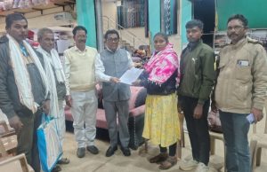 पोलीस नक्षल चकमकीत आजोबांचा बलिदान; तरीही SPO पदावरून वारसांवर अन्याय