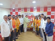 परळी तालुका व शहर पञकार संघाच्या वतीने दै. जगमिञ कार्यालयात दर्पणदिन उत्साहात साजरा