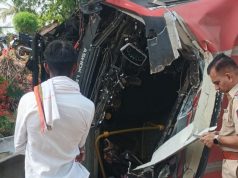 उमराणेजवळ बसचा झाडावर आदळल्याने मोठा अपघात अनेक प्रवासी जखमी